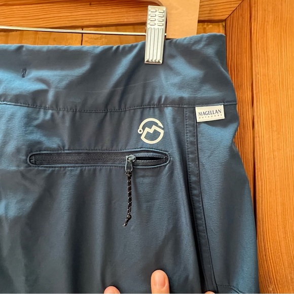 Magellan Water Repelling Skorts side and back Pockets size M. Lightweight - Picture 4 of 8